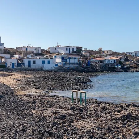Wooden Cabin Next To The Beach * La Oliva