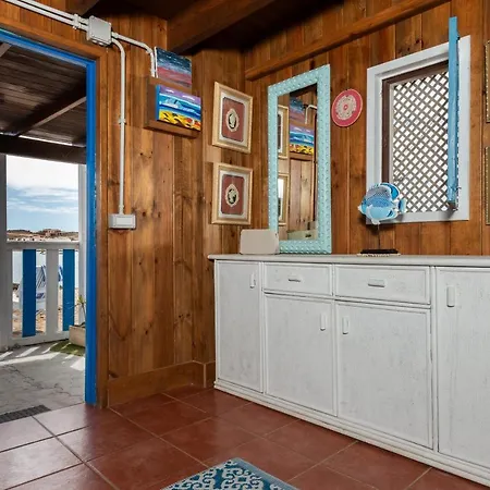 Apartment Wooden Cabin Next To The Beach