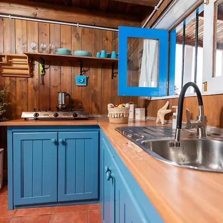 Wooden Cabin Next To The Beach La Oliva